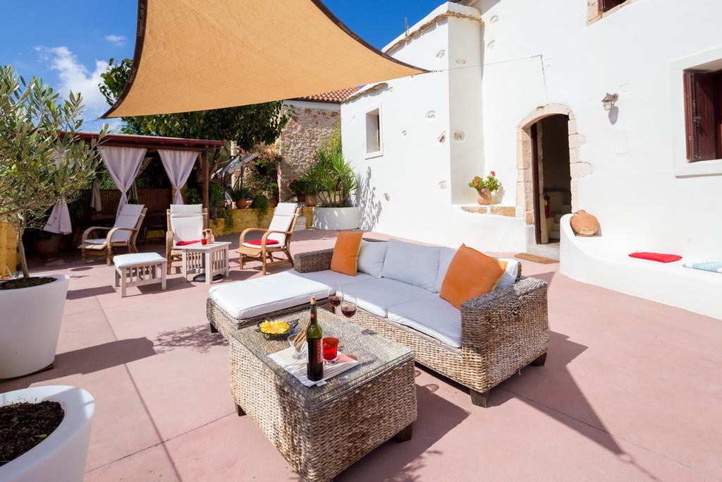 Verekinthos Villas - Pool, Hot Tub, Bbq, Kids Playground, Stunning Mountain Views Yerolakkos Exterior photo